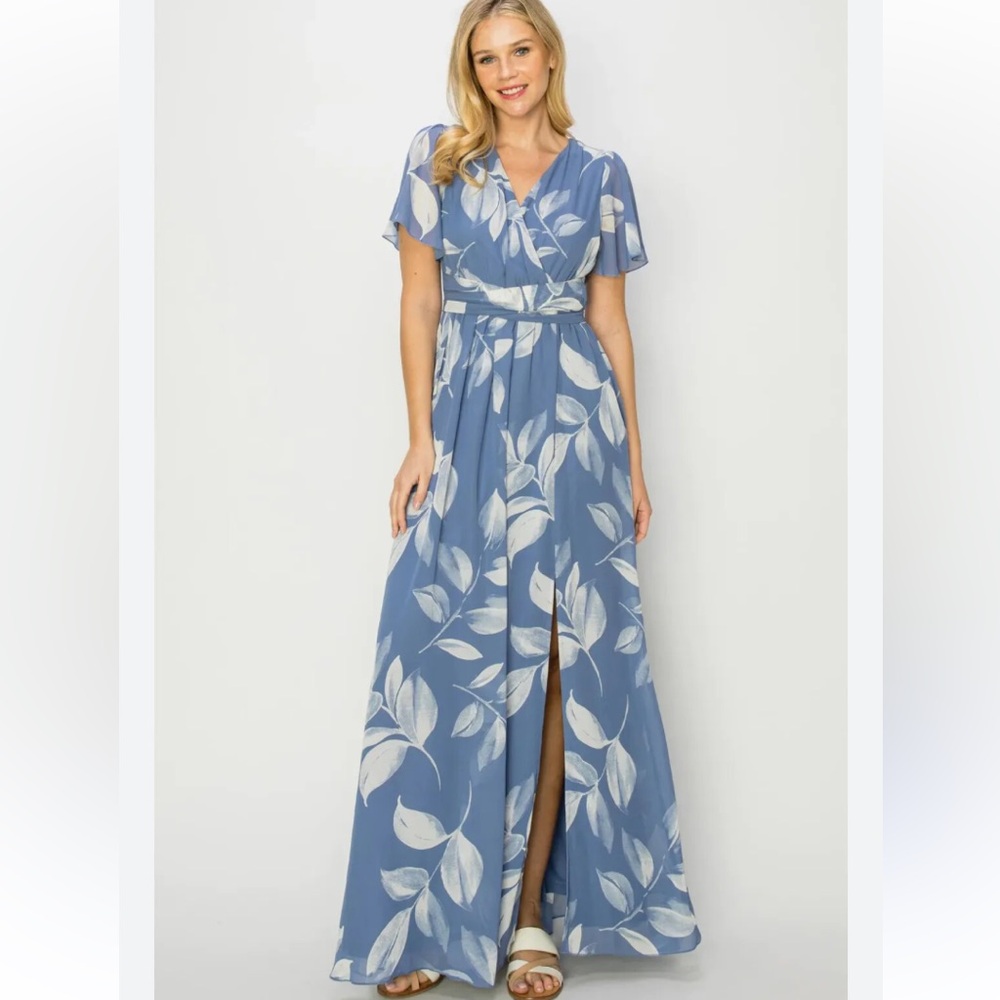 One  the land size large beautiful maxi powder blue dress